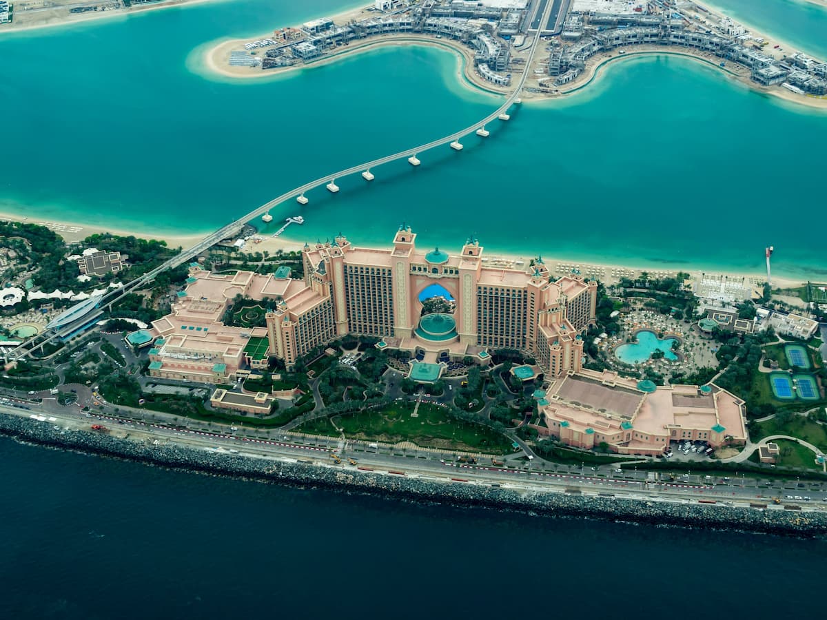 Dubai Majesty: Explore the Jewel of the Middle East